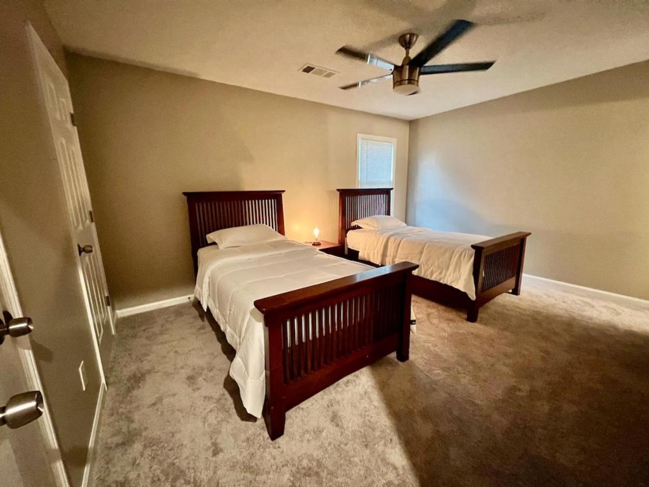 Ecstatic Town Home In ストーン・マウンテン エクステリア 写真